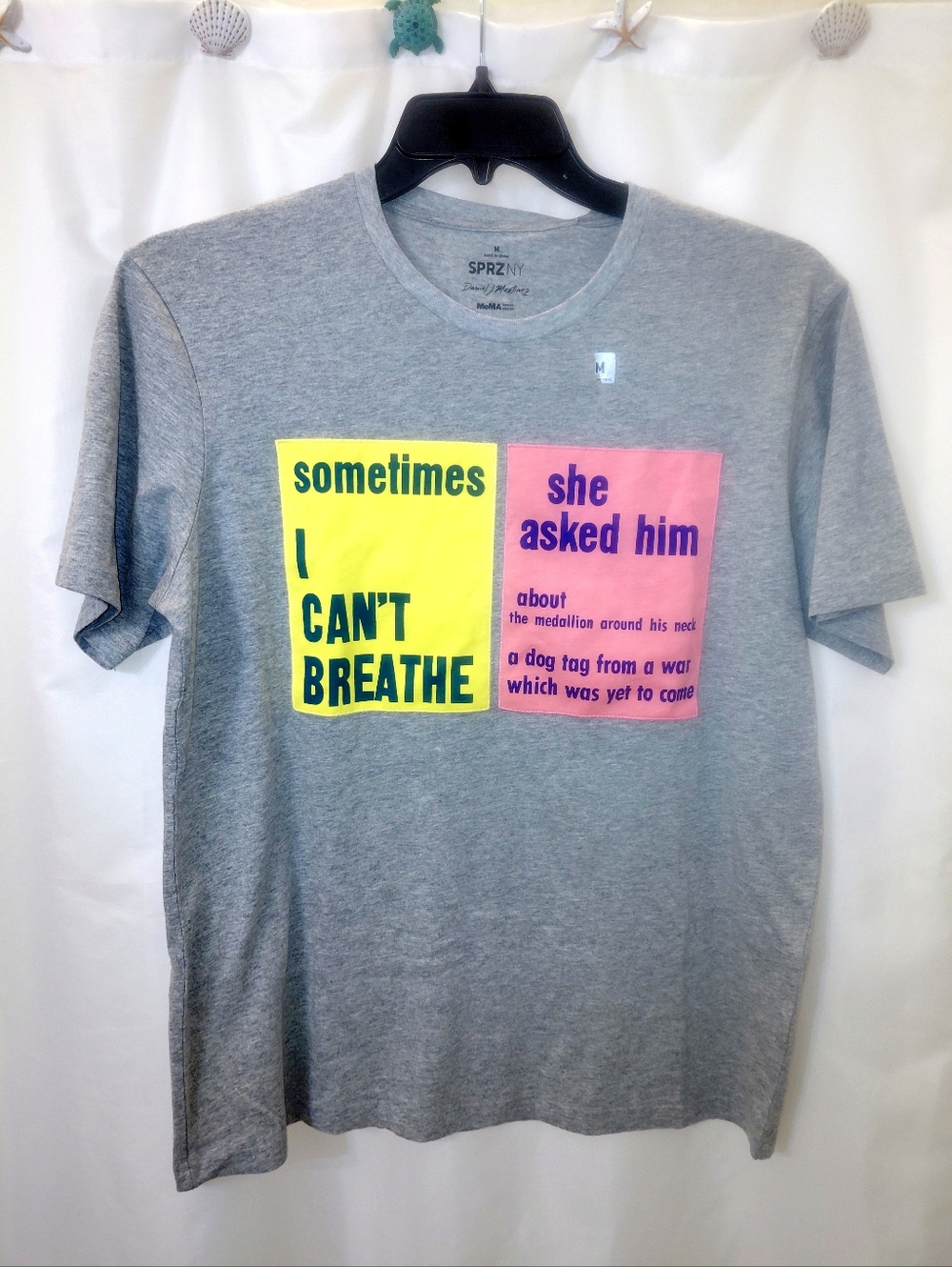 NWT  Sz M Uniqlo Moma Sprz Art To Wear  Women's Gray Tee  Yellow/ Pink Graphic